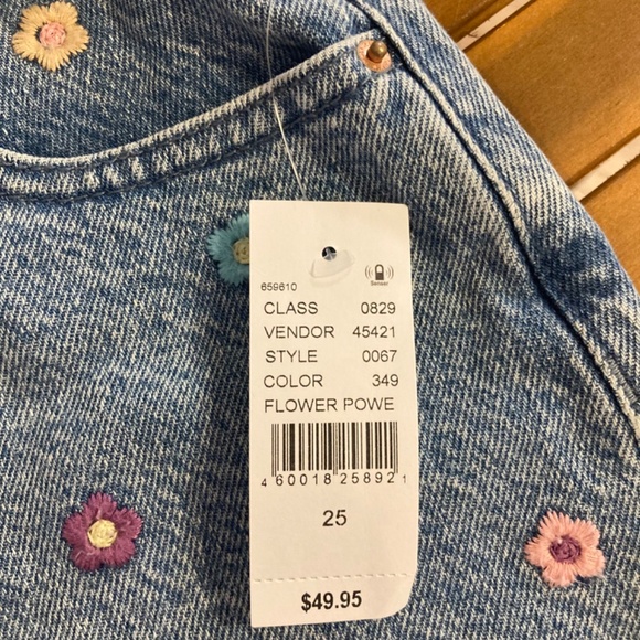 PacSun Denim Flower Shorts - Picture 3 of 5